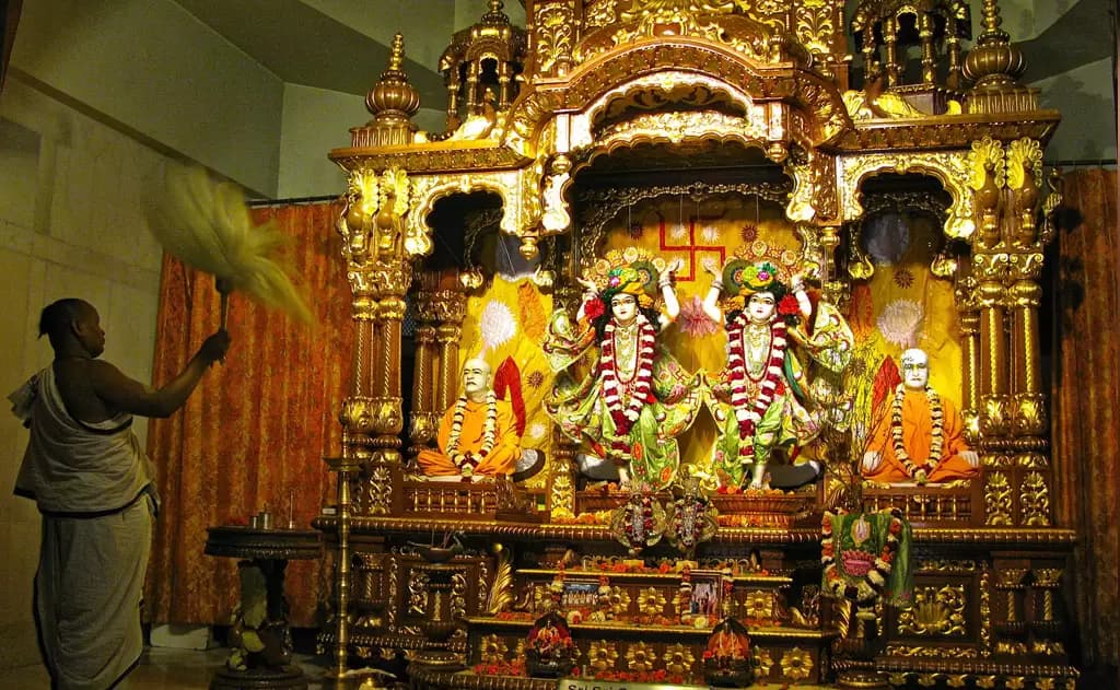 इस्कॉन के मिशन और हिंदू एकता में मंदिरों की भूमिका