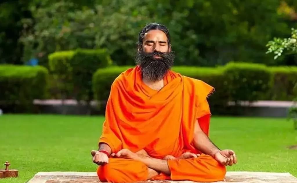 बाबा रामदेव: आधुनिक योग गुरु और आयुर्वेद को पुनर्जीवित करने में उनका योगदान