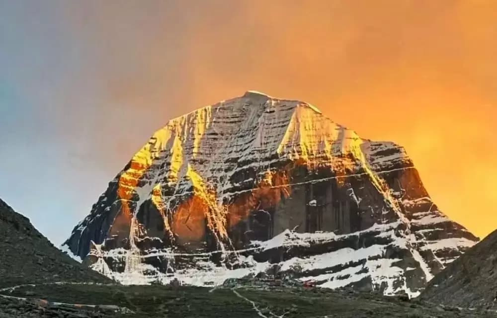 माउंट कैलाश के रहस्यों का अनावरण: गूगल अर्थ के आश्चर्यजनक दृश्य औरप्राचीन पत्थर की मूर्तियाँ** — Temples