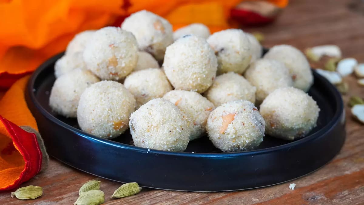 रवा लड्डू: त्योहारों और उत्सवों के लिए एक प्रिय हिंदू मिठाई