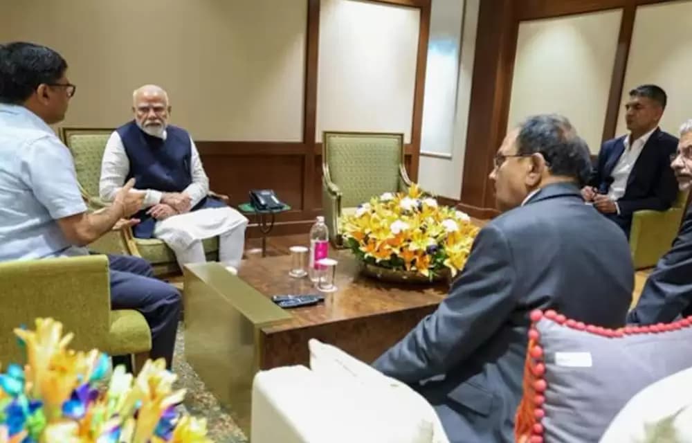 पहलगाम आतंकी हमला: पीएम मोदी ने सऊदी यात्रा छोटी की, हिंदुत्व और राष्ट्रवाद की मजबूत प्रतिक्रिया