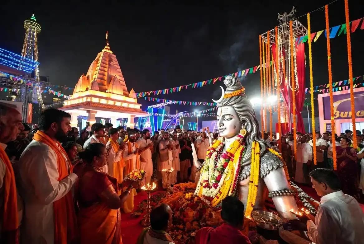 द्वादश ज्योतिर्लिंग स्तोत्रम्: आदि शंकराचार्य रचित 12 ज्योतिर्लिंगों का पावन श्लोक — पूजा, श्लोक और मंत्र