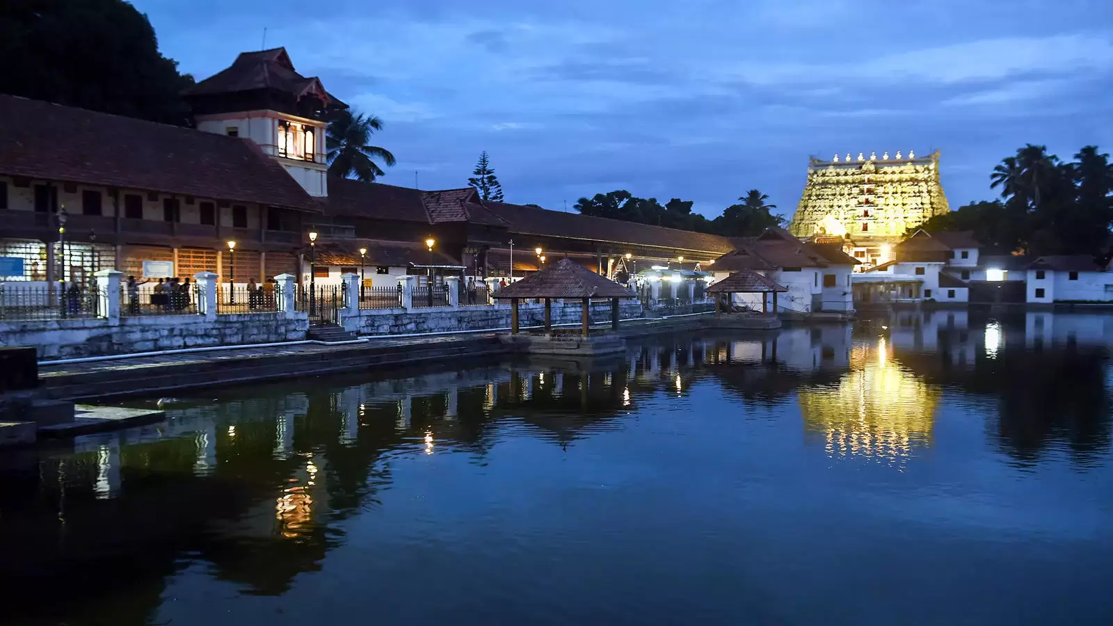 अनंत पद्मनाभ स्वामी मंदिर — Temples