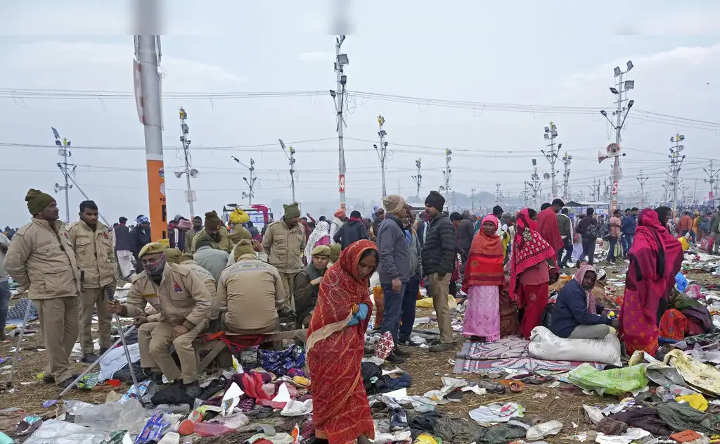 महाकुंभ मेला में वीआईपी संस्कृति का प्रभाव: सार्वजनिक सुरक्षाऔर समानता के लिए खतरा — Maha Kumbh Mela