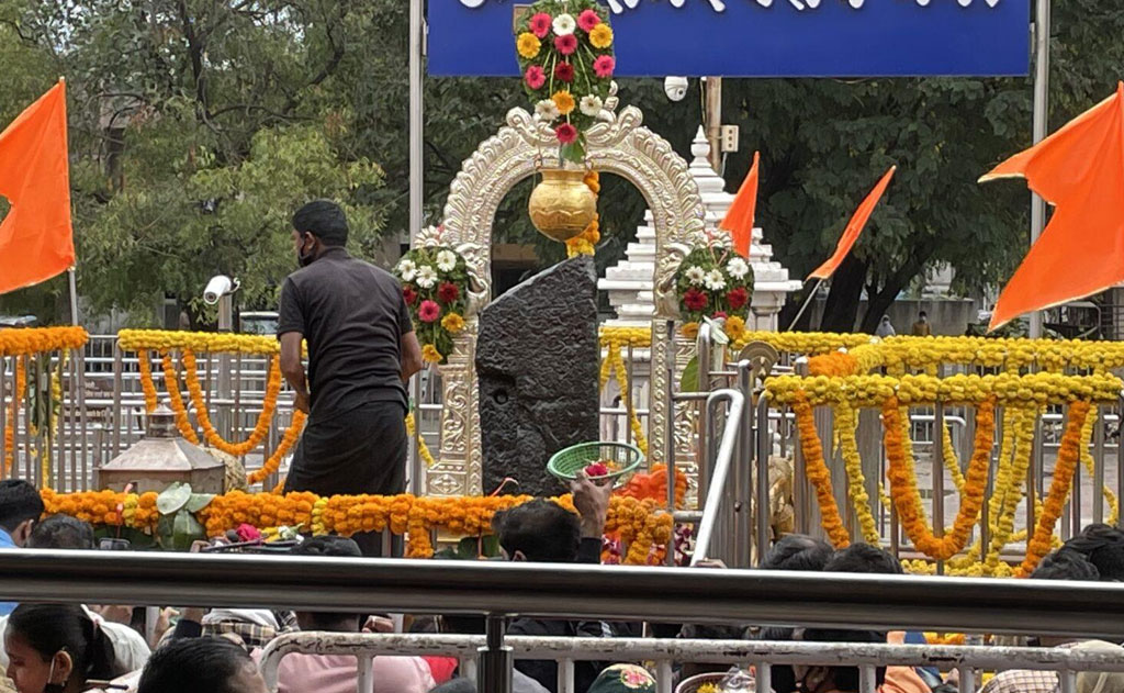 शनि (शनि देव) मंदिर – शनि शिंगणापुर, महाराष्ट्र — Temples