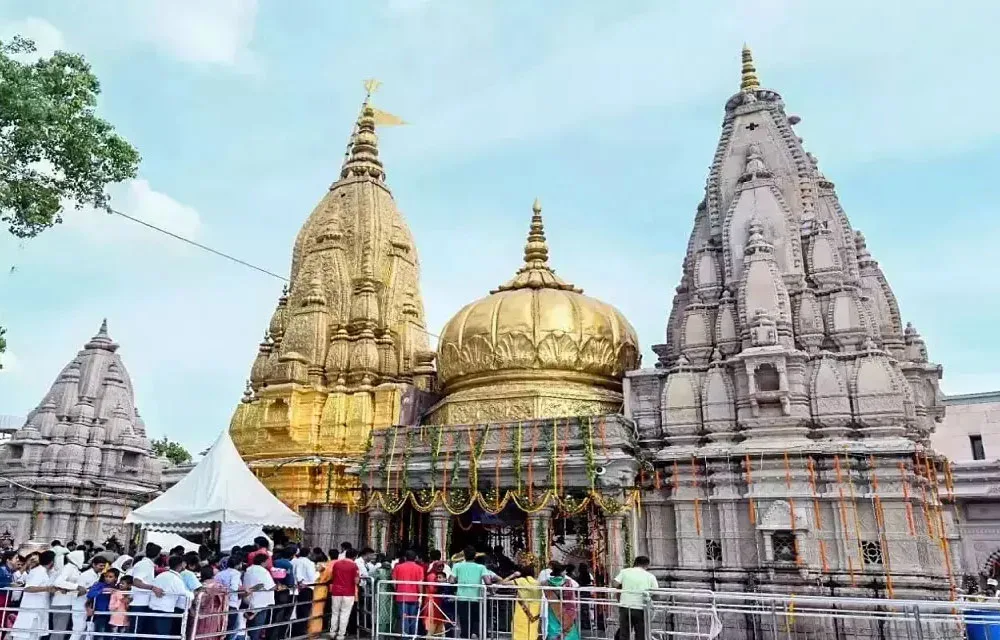 काशी विश्वनाथ — दशाश्वमेध घाट पर गंगा आरती