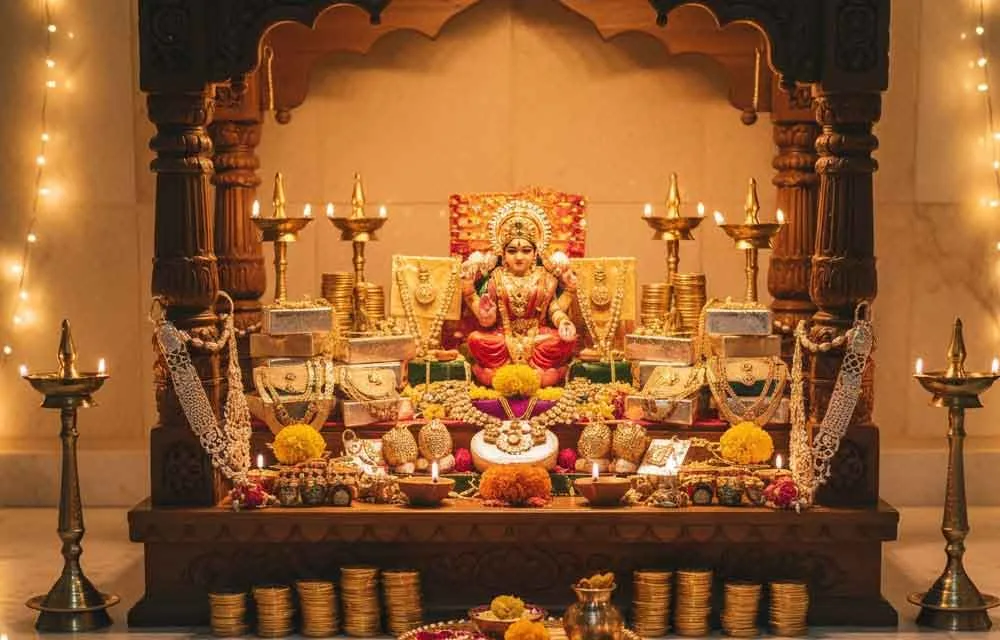 धनतेरस पर सोने और चांदी की पूजा क्यों की जाती है — Festivals