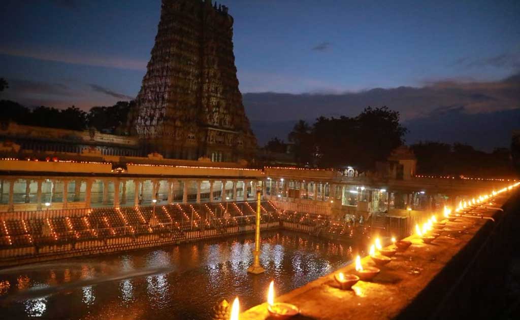 Meenakshi Amman Temple Madurai: — Temples
