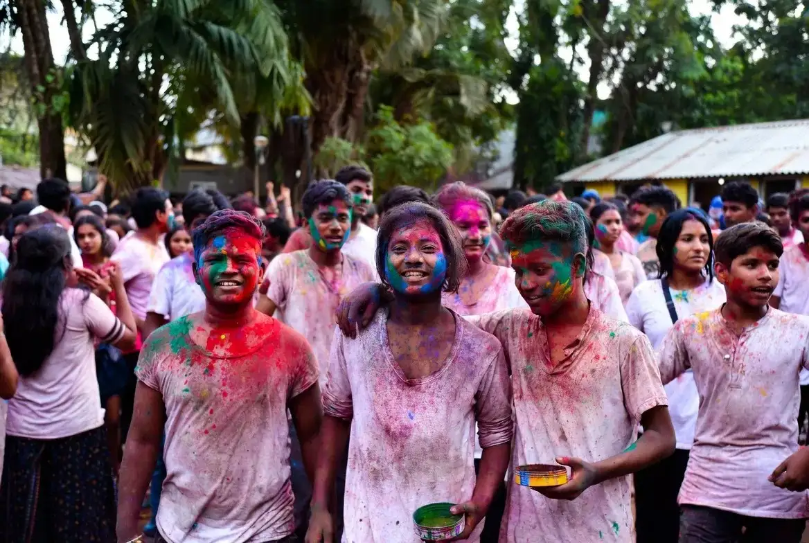 राधा कृष्ण का प्रेम और होली का दिव्य संबंध — Festivals