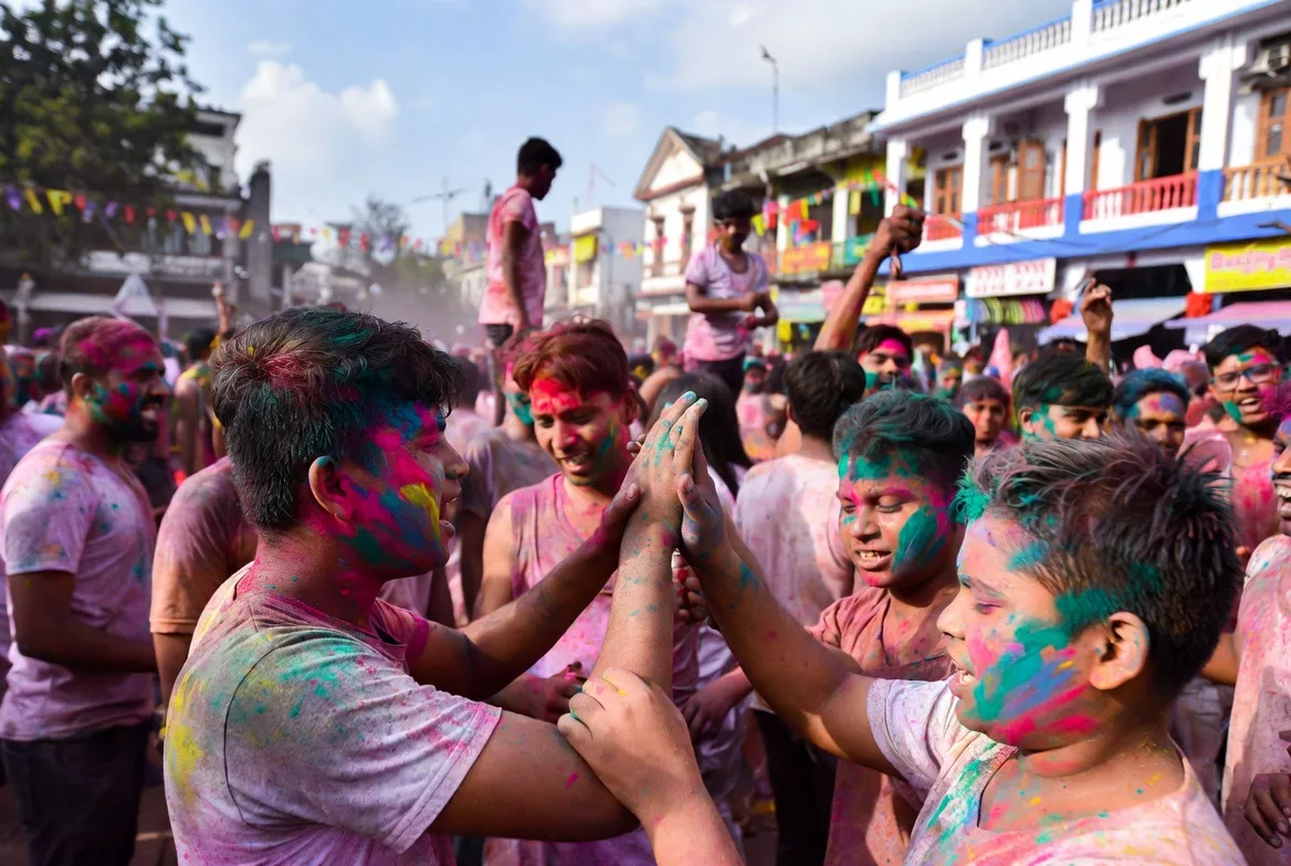 होली 2026: तारीख, समय, शुभ मुहूर्त और भारत में उत्सव की पूरी जानकारी — Festivals
