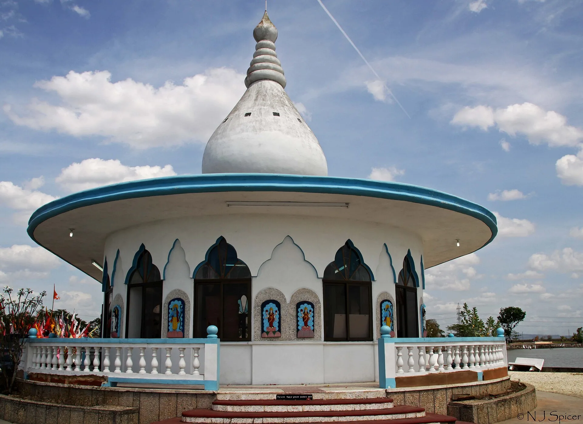 कैरिबियन के प्रसिद्ध हिंदू: त्रिनिदाद और टोबैगो, गयाना और सूरीनाम के प्रधानमंत्री, राष्ट्रपति, पंडित और क्रिकेटर — Famous Hindus