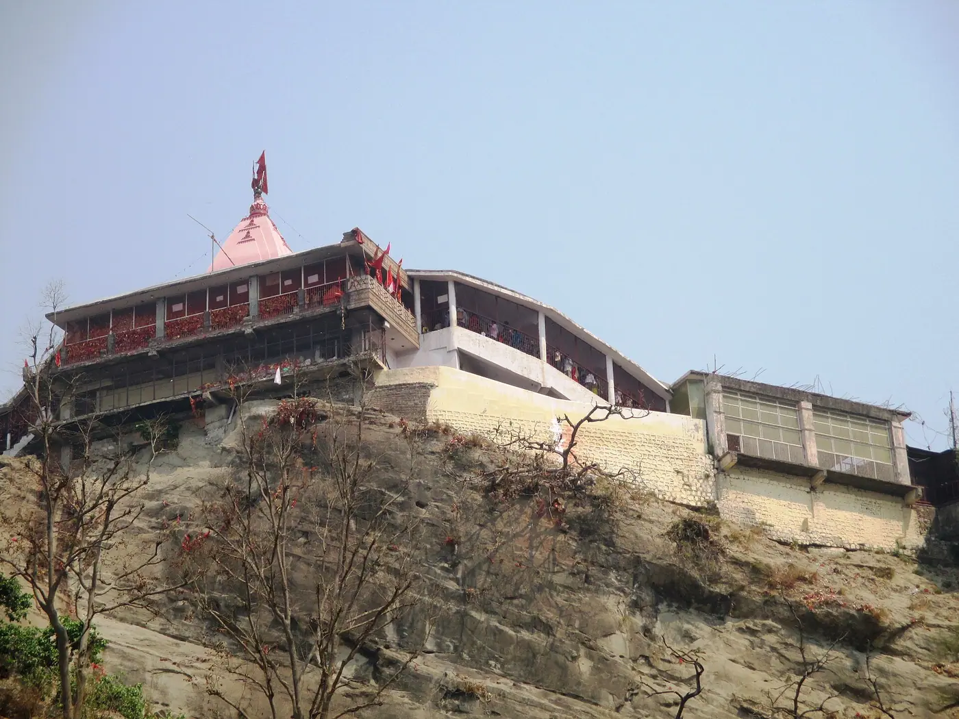 चैत्र नवरात्रि 2027: 7 से 15 अप्रैल की तिथियां, घटस्थापना मुहूर्त, दिन-वार पूजा विधि, व्रत नियम और विदेश में तिथियां — त्योहार