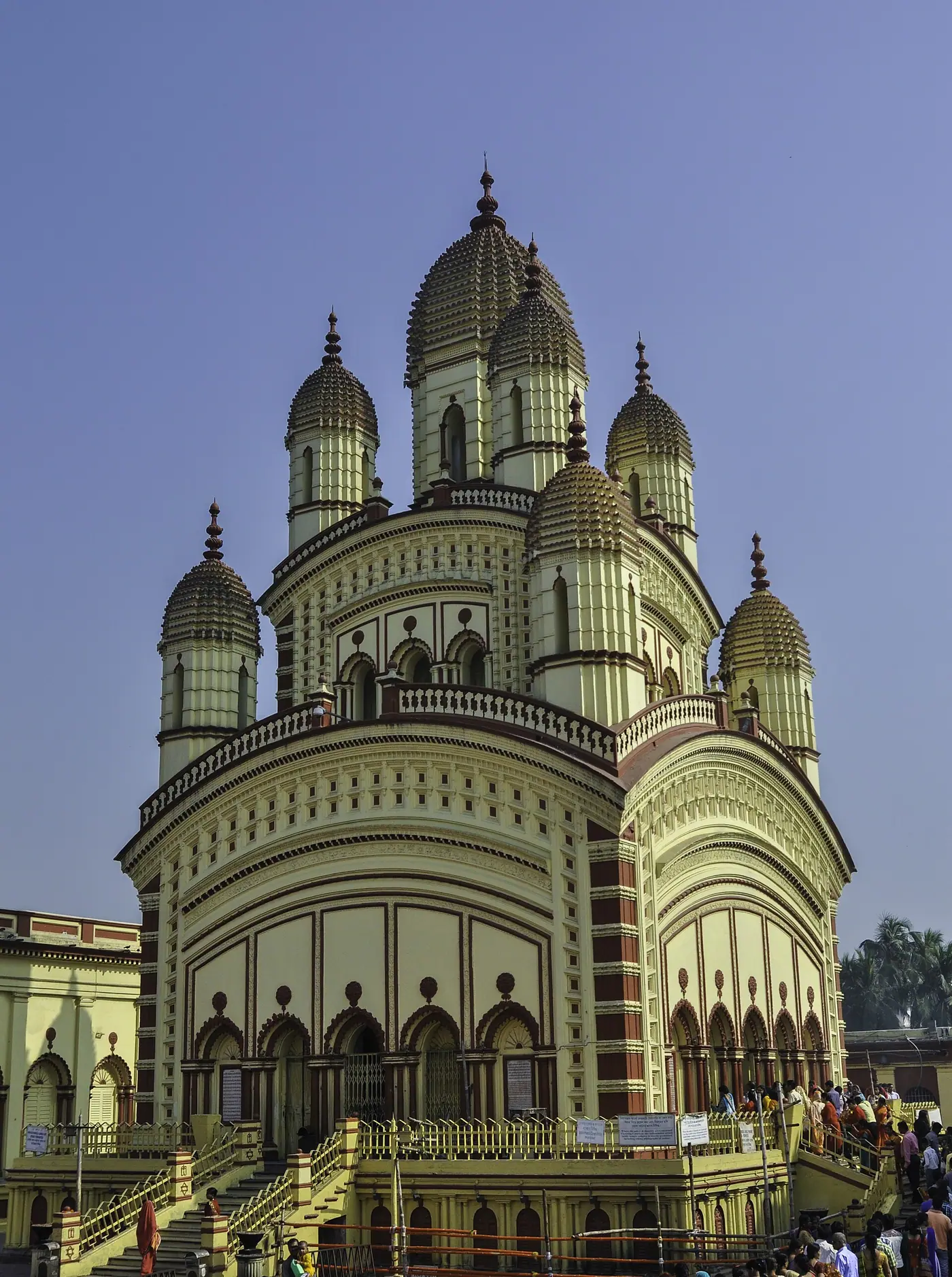 पश्चिम बंगाल के प्रसिद्ध मंदिर: कालीघाट, दक्षिणेश्वर, तारापीठ, बांसबेरिया, विष्णुपुर और अन्य मंदिरों की स्रोत-जाँची मार्गदर्शिका — Temples