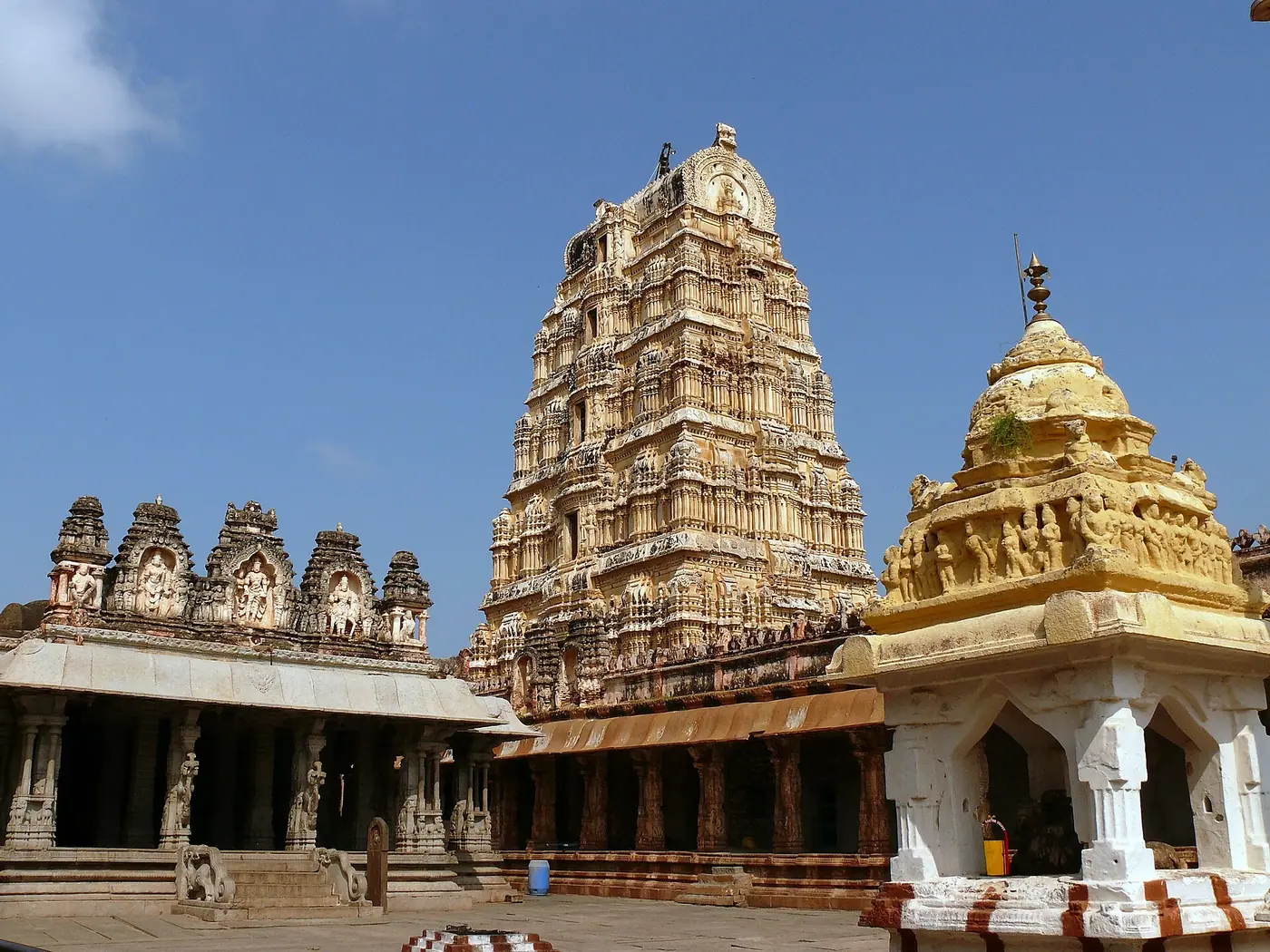 कर्नाटक के प्रसिद्ध मंदिर: कुक्के, कोल्लूर, मैसूरु, मेलुकोटे, हम्पी और अन्य मंदिरों की स्रोत-सत्यापित मार्गदर्शिका — Temples